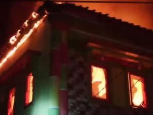 Klinik 3 Lantai Terbakar di Subang