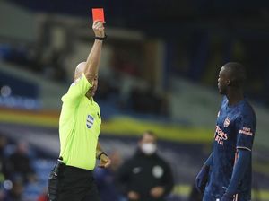 Nicolas Pepe Musim Ini: 1 Gol, 1 Kartu Merah