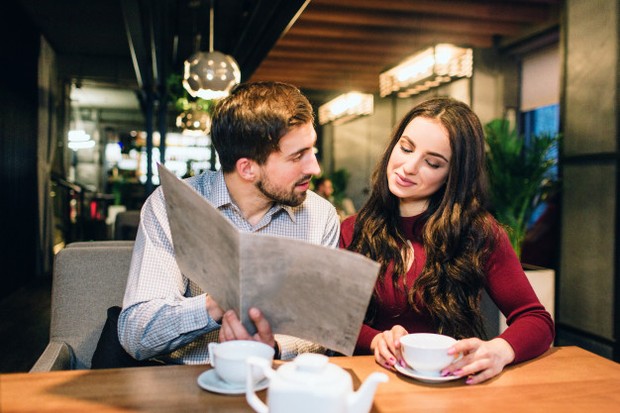 Mencoba restoran baru/freepik.com Selalu ada sesuatu yang menarik tentang mencoba hal baru apalagi dengan kekasih.