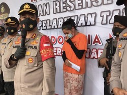 Tangis Millen Cyrus Memohon Maaf kepada Keluarga Besar