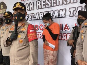 Tangis Millen Cyrus Memohon Maaf kepada Keluarga Besar Tangis Millen Cyrus Memohon Maaf kepada Keluarga Besar