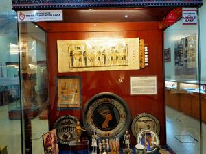 Foto: Koleksi Pribadi TB Silalahi dalam Sebuah Museum Foto: Koleksi Pribadi TB Silalahi dalam Sebuah Museum