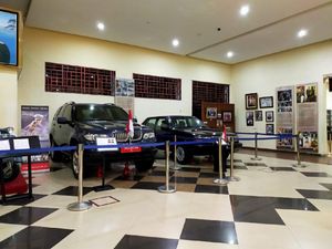 Kisah TB Silalahi Pesan Mobil Anti-Peluru Untuk SBY-JK Kisah TB Silalahi Pesan Mobil Anti-Peluru Untuk SBY-JK