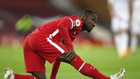 Keempat adalah Naby Keita. Gelandang tengah yang diboyong dari RB Leipzig di tahun 2018 ini kebanyakan cedera dan kurang bersinar (AP/Peter Powell)