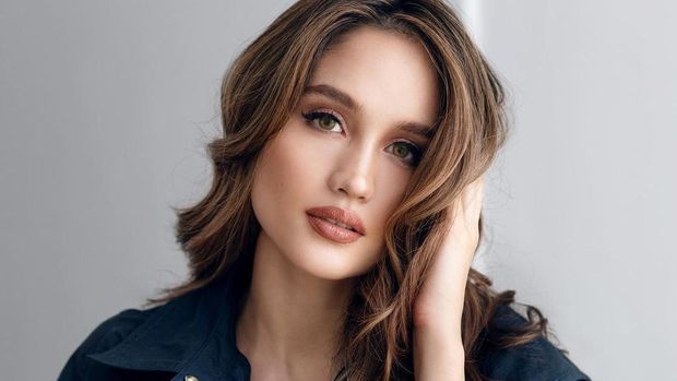 Cinta Laura