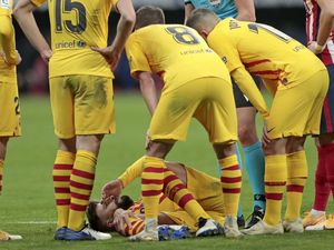 Analisis Dokter Ahli: Pique Bisa Absen Sampai 8 Bulan