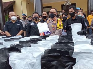 Polisi Bongkar Pabrik Tembakau Gorila di Bekasi, 9 Orang Ditangkap