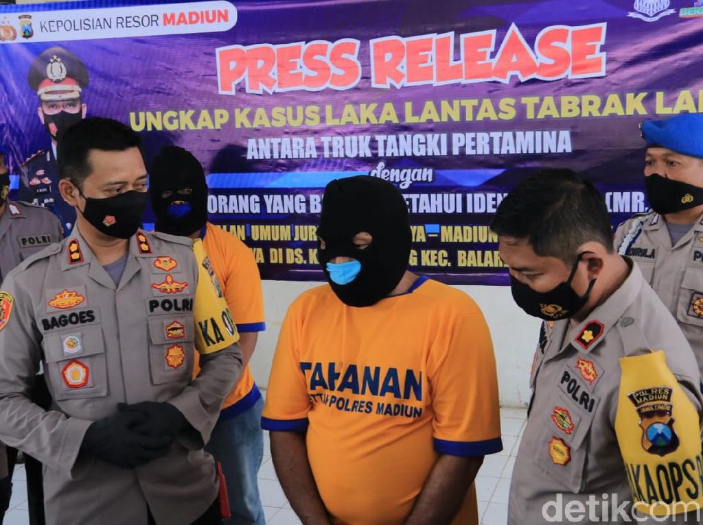 Polisi Amankan Sopir Truk Pertamina yang Tabrak Pria Viral Duduk di Jalan Raya