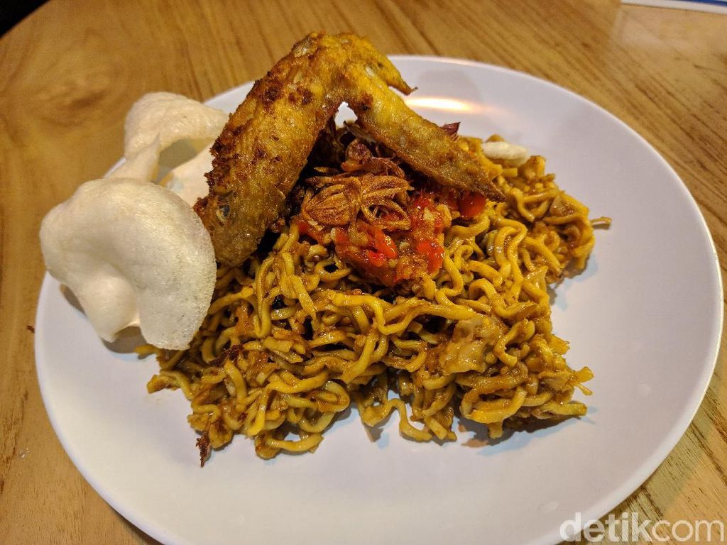 Warkop Tanjakan : Pedas Nendang Mie Geprek dan Nasi Goreng Gila Keanu Agl Warkop Tanjakan : Pedas Nendang Mie Geprek dan Nasi Goreng Gila Keanu Agl
