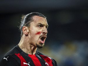 Ibrahimovic Malam-malam Telanjang Dada Tidur di Salju