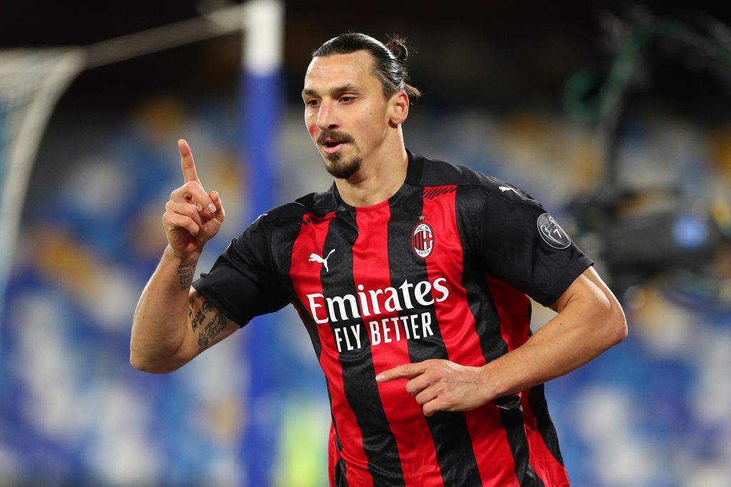 NAPLES, ITALY - NOVEMBER 22: Zlatan Ibrahimovic of A.C. Milan celebrates after scoring their team's second goal during the Serie A match between SSC Napoli and AC Milan at Stadio San Paolo on November 22, 2020 in Naples, Italy. Sporting stadiums around Italy remain under strict restrictions due to the Coronavirus Pandemic as Government social distancing laws prohibit fans inside venues resulting in games being played behind closed doors. (Photo by Francesco Pecoraro/Getty Images)