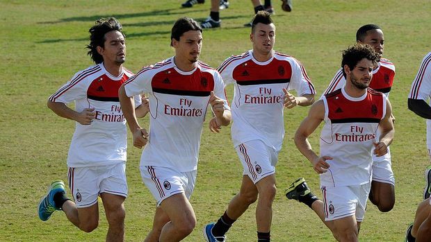 DUBAI, UNITED ARAB EMIRATES - DECEMBER 31: Filippo Inzaghi; Zlatan Ibrahimovic, Stephan El Shaarawy; Pato and Robinho of AC Milan during training session at Al Rashid Stadium on December 31, 2011 in Dubai, United Arab Emirates. (Photo by Claudio Villa/Getty Images)