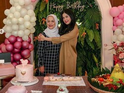 Ulang Tahun, Annisa Pohan Sampaikan Rasa Terima Kasih pada Sang Ibu