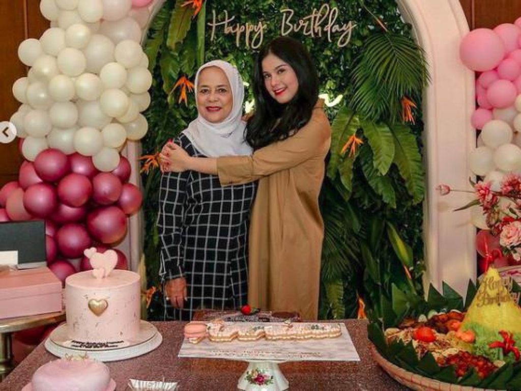 Ulang Tahun, Annisa Pohan Sampaikan Rasa Terima Kasih pada Sang Ibu Ulang Tahun, Annisa Pohan Sampaikan Rasa Terima Kasih pada Sang Ibu