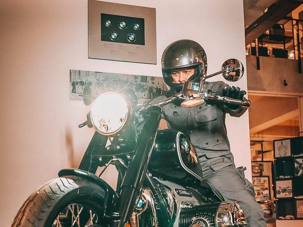 Ariel Noah Pamer Tunggangan Anyar BMW R 18 First Edition