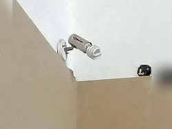 Terekam CCTV! Wanita Ini Gasak Rp 13 Juta Milik Pedagang Ayam