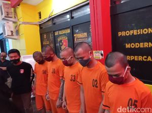 Brutal! Gerombolan Bermotor Keroyok Mati Remaja di Bandung Brutal! Gerombolan Bermotor Keroyok Mati Remaja di Bandung