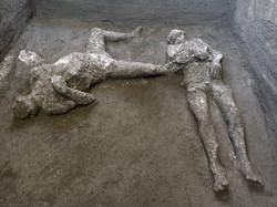 Nasib Cuti Bersama Desember 2020, Hingga Menhir Papua yang Tiba-tiba Hilang