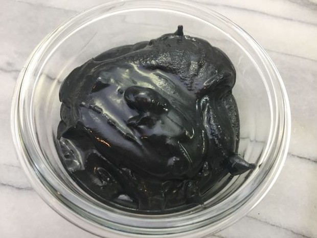 Jangan gunakan pasta gigi charcoal setiap hari karena dapat mengikis enamel gigi