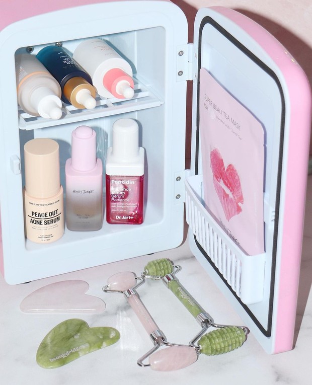 3 Alasan Kenapa Harus Menyimpan Skincare di Dalam Kulkas