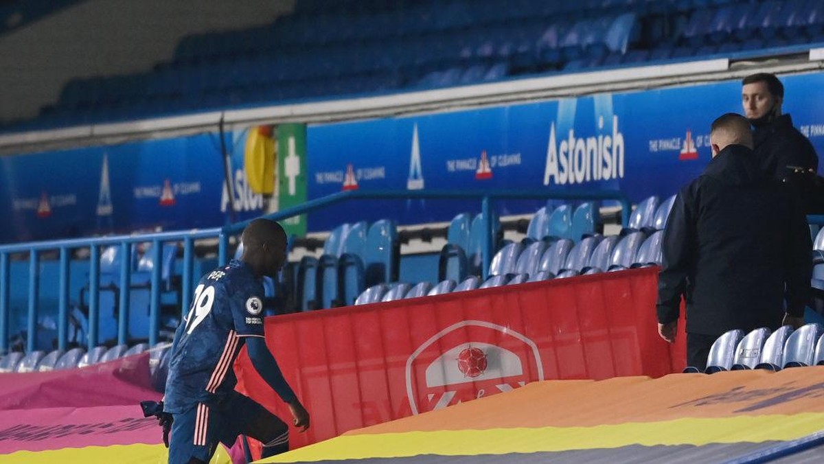 Nicolas Pepe minta maaf usai kartu merah lawan Leeds United (Getty Images/Michael Regan)