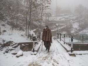 Membeludaknya Wisatawan di Kashmir Usai Ditutup 2 Tahun