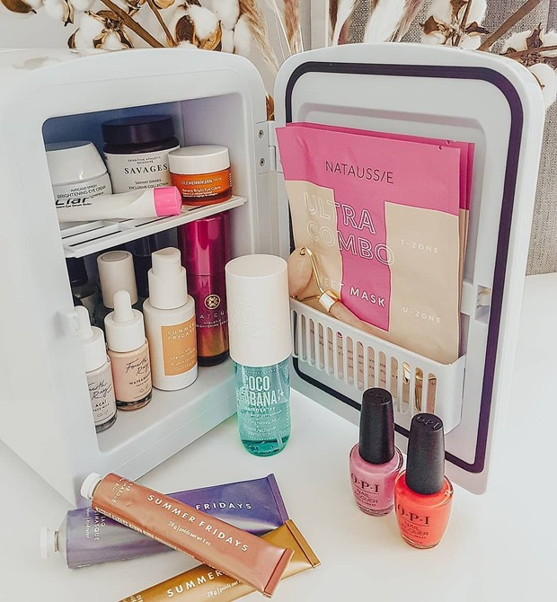 produk lain yang mendapat manfaat dari pendinginan adalah sheet mask, face mists, serum, toner dan hampir semua anti-inflamasi.