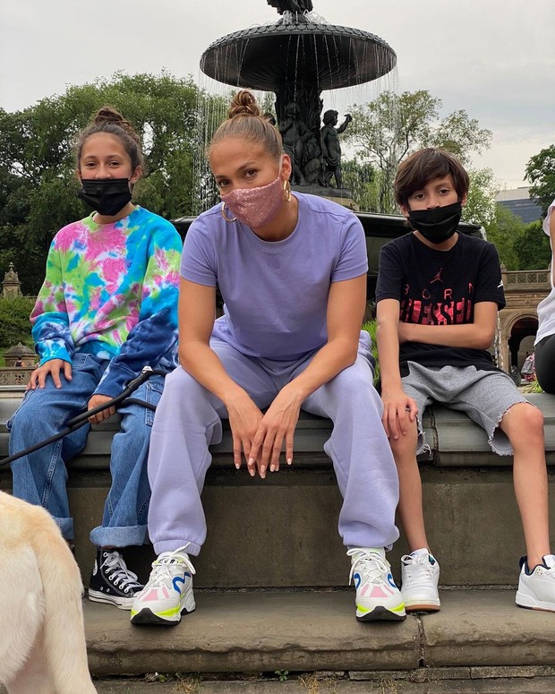 Rahasia awet muda Jennifer Lopez/Instagram @jlo
