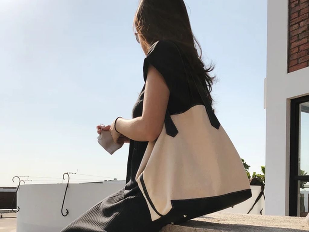 Rekomendasi Tas Kerja dari Online Shop yang Terjangkau & Muat Banyak Barang Rekomendasi Tas Kerja dari Online Shop yang Terjangkau & Muat Banyak Barang