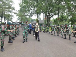 MPR Beri Piagam ke Prajurit TNI Penjaga Perbatasan RI-Papua Nugini