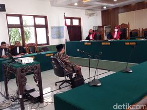 Sidang Kasus Dangdutan, Jaksa Minta Hakim Tolak Eksepsi Waket DPRD Tegal Sidang Kasus Dangdutan, Jaksa Minta Hakim Tolak Eksepsi Waket DPRD Tegal