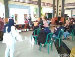 Jelang Pilkada, 3.071 Pengawas TPS Lamongan Jalani Rapid Test