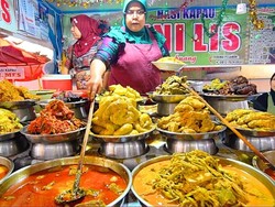 5 Video Kulineran Nasi Kapau Ini Dijamin Bikin Ngiler