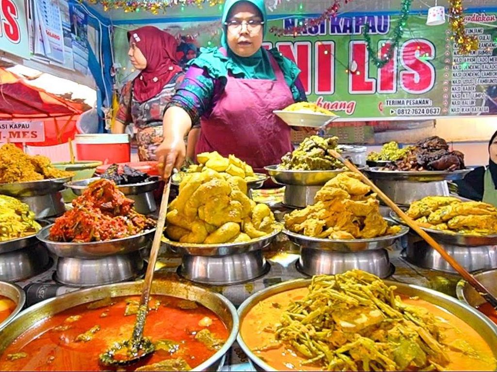 5 Video Kulineran Nasi Kapau Ini Dijamin Bikin Ngiler 5 Video Kulineran Nasi Kapau Ini Dijamin Bikin Ngiler