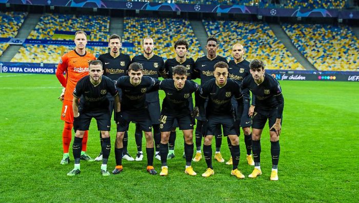 Barcelona Barcelona menurunkan skuad termuda untuk pertama kali sejak 2011 saat bersua Dynamo Kiev di Kiev, Rabu 25 November 2020.