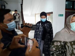 KPK Periksa Bupati Muaro Jambi Terkait Kasus Suap Ketok Palu RAPBD Jambi KPK Periksa Bupati Muaro Jambi Terkait Kasus Suap Ketok Palu RAPBD Jambi