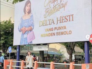 Sultan Mah Bebas, Crazy Rich Surabaya Pasang Baliho Ucapkan Istri Ultah Sultan Mah Bebas, Crazy Rich Surabaya Pasang Baliho Ucapkan Istri Ultah