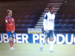 Momen Kocak Mantan Pemain Spurs Dekat Pemain Peremas Kemaluan