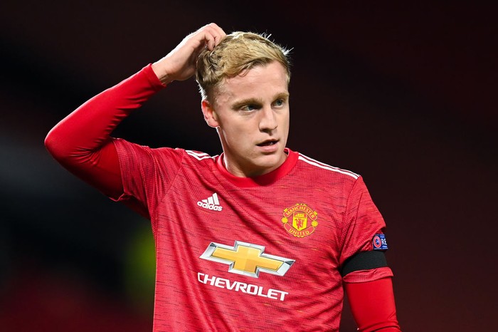 MANCHESTER, ENGLAND - NOVEMBER 24: Donny Van De Beek of Manchester United reacts during the UEFA Champions League Group H stage match between Manchester United and İstanbul Basaksehir at Old Trafford on November 24, 2020 in Manchester, England. Sporting stadiums around the UK remain under strict restrictions due to the Coronavirus Pandemic as Government social distancing laws prohibit fans inside venues resulting in games being played behind closed doors. (Photo by Michael Regan/Getty Images)
