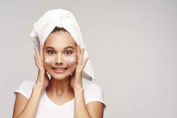 6 Tips Basic Skincare Yang Harus Dilakukan Setiap Hari untuk Semua Jenis Kulit