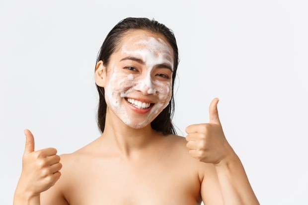 6 Tips Basic Skincare Yang Harus Dilakukan Setiap Hari untuk Semua Jenis Kulit