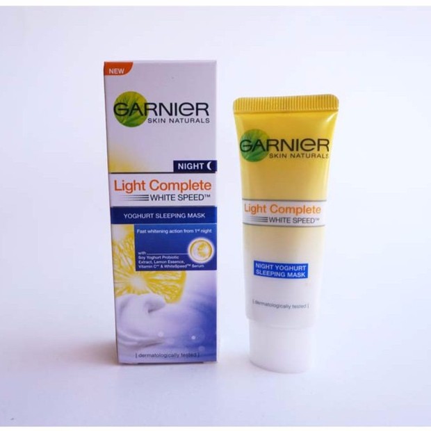 Garnier Light Complete White Speed Night Yogurt Sleeping Mask/shoope.co.id Garnier Light Complete White Speed Night Yogurt Sleeping Mask mengandung vitamin C, probiotik yoghurt dan sari lemon yang efektif mencerahkan/shoope.co.id