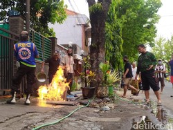 Pipa Gas PGN di Kota Mojokerto Bocor Semburkan Api, Warga Panik