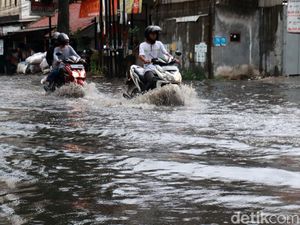 Jalan Kopo Bandung Terendam Banjir