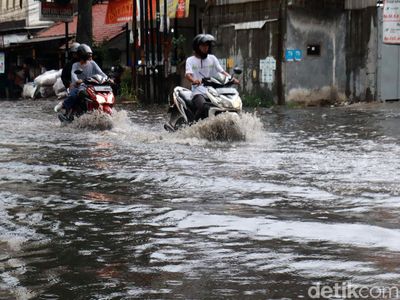 Jalan Kopo Bandung Terendam Banjir
