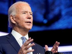 Live di TV, Joe Biden Disuntik Vaksin Corona di RS Delaware