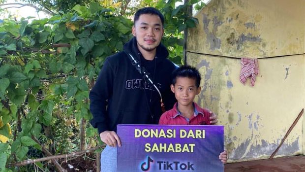 Donasi netizen TikTok untuk Kevin, bocah penjual bakpao.
