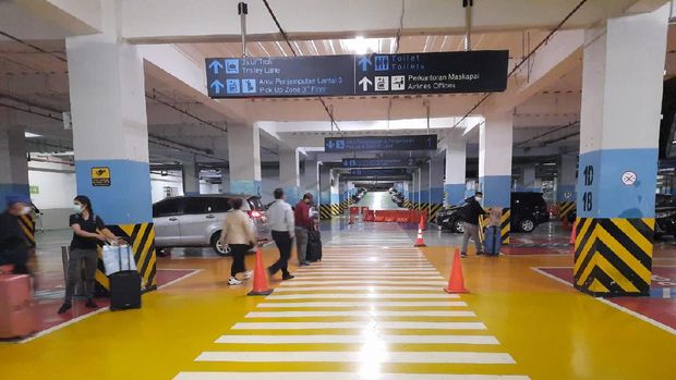 Momen Menteri KKP Edhy Prabowo Ditangkap KPK di Bandara Soetta.