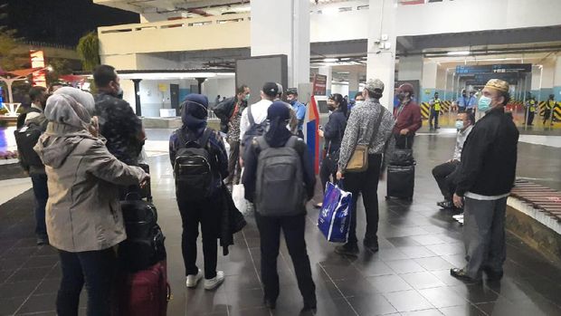 Momen Menteri KKP Edhy Prabowo Ditangkap KPK di Bandara Soetta.