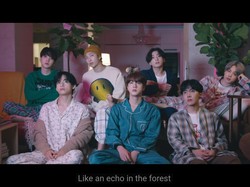 Gaya Santai BTS di MV Life Goes On, Pakai Piyama Sutra Hingga Balenciaga